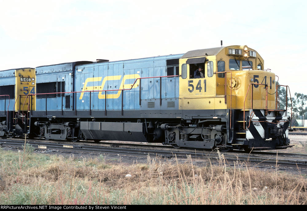 Ferrocarril del Pacifico U23B FCP #541 leads train #1